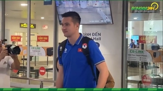VIDEO: ĐT Việt Nam về nước sau trận thua Iraq
