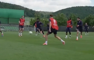 Kobbie Mainoo solo và ghi bàn đẳng cấp