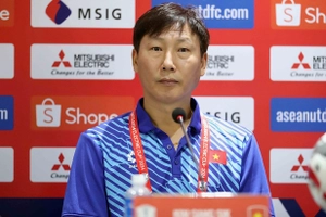 HLV Kim Sang Sik: ĐT Việt Nam đến Thái Lan để giành chức vô địch