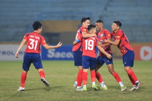 VIDEO: Quang Hải ghi bàn thắng đẹp mắt vào lưới Nam Định