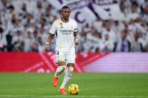 Tại sao giày của David Alaba lại có cờ Philippines?