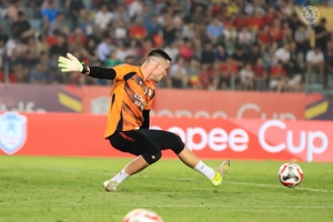 Nguyễn Filip phản xạ xuất thần cứu thua cho CLB CAHN