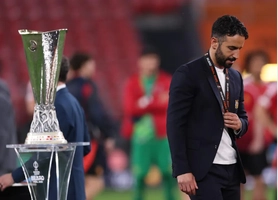 VIDEO: Luke Shaw kêu gọi fan MU tiếp tục tin tưởng Ruben Amorim