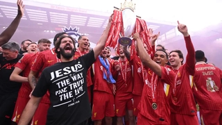 VIDEO: Alisson Becker thừa nhận mệt mỏi vì tiệc tùng ở Liverpool