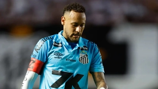 VIDEO: Neymar lĩnh thẻ đỏ ngớ ngẩn vì cố ghi bàn bằng tay