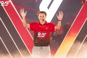 QBV World Cup 2010 Diego Forlán tiết lộ bí kíp cho những cú sút xa thương hiệu