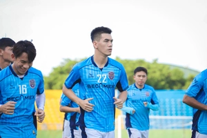 Xúc động khoảnh khắc Tiến Linh chia tay đội bóng gắn bó 1 thập kỷ