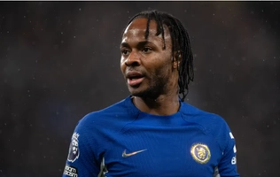 Vì tiền, Raheem Sterling đang huỷ hoại sự nghiệp ở Chelsea