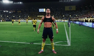 Ronaldo lập siêu phẩm trong màn đại thắng của Al Nassr