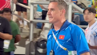 Trợ lý ĐT nữ Việt Nam phẫn nộ tìm giám sát AFC sau trận chung kết