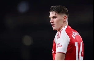 Vì sao không ai chuyền bóng cho Viktor Gyokeres?