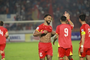 Hên kiến tạo, Son ghi bàn làm tung lưới ĐT Malaysia