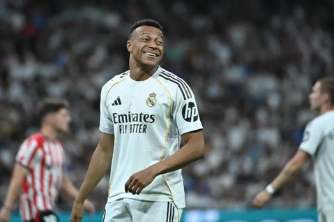 Kylian Mbappe co the choi bong o Anh trong tuong lai.