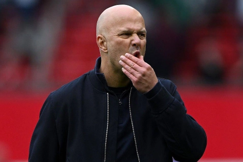 HLV Arne Slot thua nhan Liverpool lien tuc mac sai lam o mua giai nay