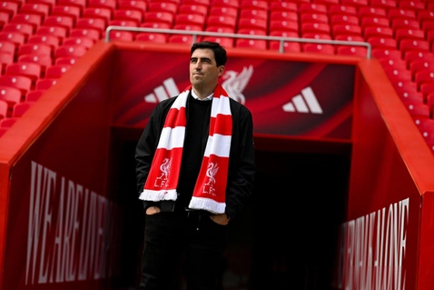 HLV Andoni Iraola chinh thuc duoc Liverpool bo nhiem