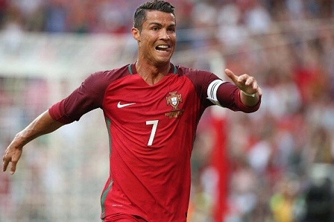 Vua bóng đá Pele trù ẻo Ronaldo