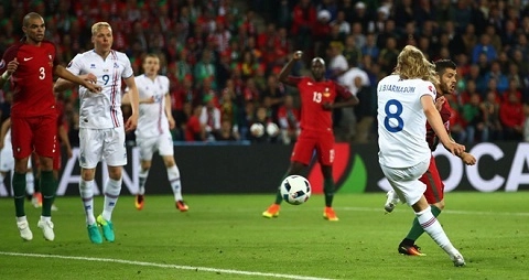 Không phải Ronaldo, hàng thủ là vấn đề lớn nhất của BĐN