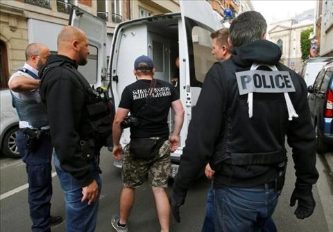 Chùm ảnh: Cảnh sát Pháp thẳng tay trấn áp hooligan Nga