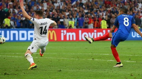 Tiếp tục tỏa sáng, Payet tiến gần đến kỷ lục của Zidane