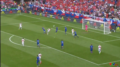Thủ môn Subasic bắt gọn pha dứt điểm của đối phương (P52, CH Czech vs Croatia)