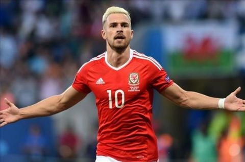 Người xứ Wales “nổ” to sau khi vượt qua vòng bảng Euro 2016