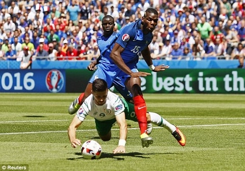 CH Ireland bất ngờ vươn lên dẫn trước từ chấm 11m (Trực tiếp: Pháp 0-1 CH Ireland)