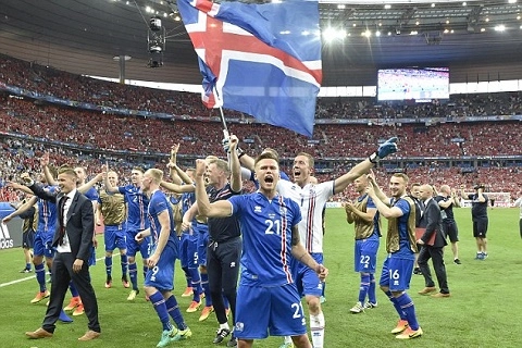 Chiêm ngưỡng hai bàn thắng lịch sử của Iceland với giọng bình luận huyền thoại