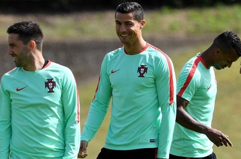 Làm Ronaldo thật không tuyệt chút nào