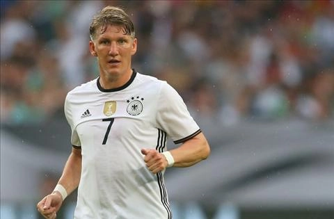 Schweinsteiger đi vào lịch sử bóng đá Đức