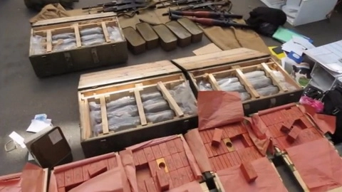 Kẻ khủng bố 15 tuổi dự tính tấn công Euro 2016 bằng một kho vũ khí