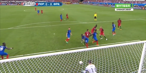 Cú sút phạt cực đẹp trúng xà ngang của Guerreiro (Trực tiếp BĐN vs Pháp)