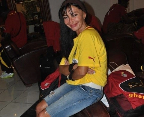 Ronaldo điều trị chấn thương bằng ... nhau thai