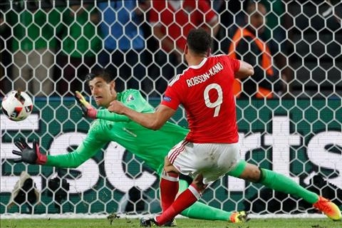 Người hùng Robson-Kanu nói gì sau khi “hạ sát” Bỉ?