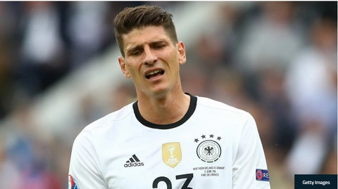 ĐT Đức chính thức mất Mario Gomez đến hết Euro 2016