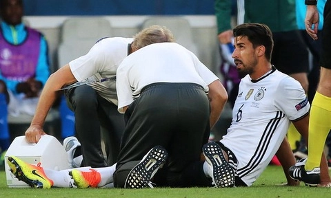 ĐT Đức mất thêm Khedira trong trận bán kết với Pháp