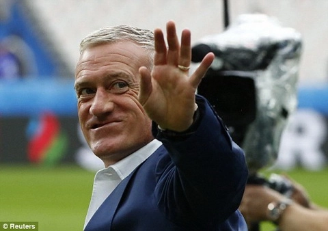 HLV Deschamps đứng trước cơ hội đi vào lịch sử
