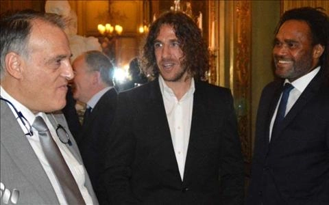 Huyền thoại Barca nói về sự rạn nứt giữa Del Bosque và Casillas