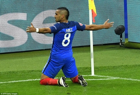 Nhạc trưởng Payet lại thăng hoa để tiêu diệt hiện tượng Iceland