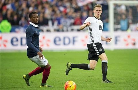 Evra: Không việc gì phải tôn trọng ĐT Đức