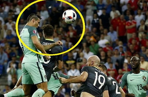 Thống kê không tưởng về cú đánh đầu thành bàn của Ronaldo trận BĐN 2-0 Wales