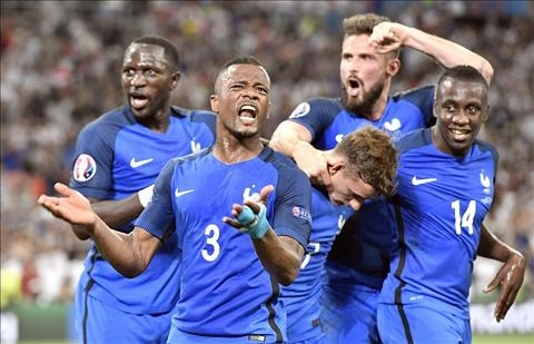 Dư âm Pháp 2-0 Đức: Khi mọi thứ đều ủng hộ Les Bleus