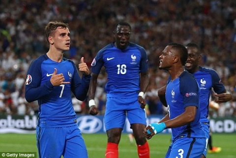 Bí mật đằng sau cách ăn mừng kiểu gọi điện thoại của siêu nhân Griezmann