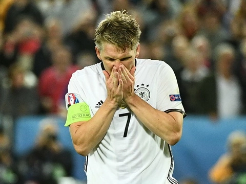 Tội đồ Schweinsteiger gửi tâm thư sau thất bại của ĐT Đức ở Euro 2016
