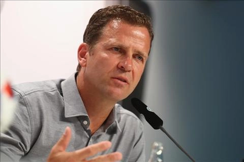 Sếp ĐT Đức tiết lộ chuyện bị người Anh “tranh hàng”