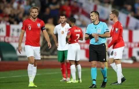 Lý do đáng quên khiến trận đấu Bulgaria vs Anh bị tạm hoãn 2 lần
