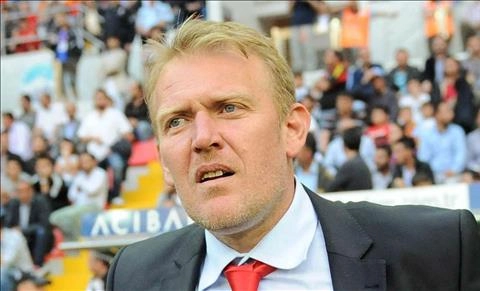 Chuyện lạ có thật: HLV Bosnia được bổ nhiệm lại chỉ sau 2 ngày từ chức