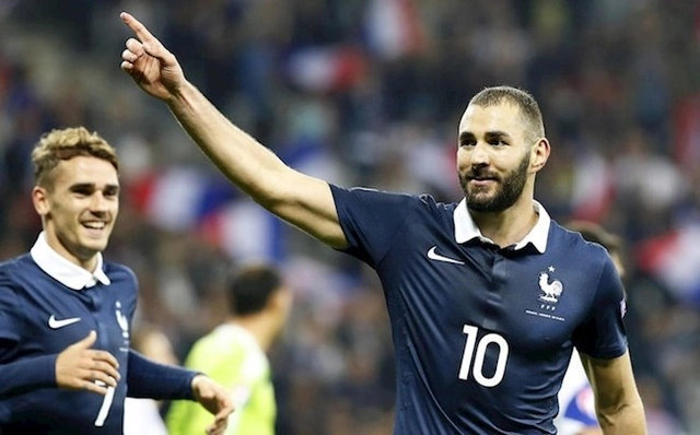 Vì sao Benzema không ‘đòi’ số 10 của Mbappe?
