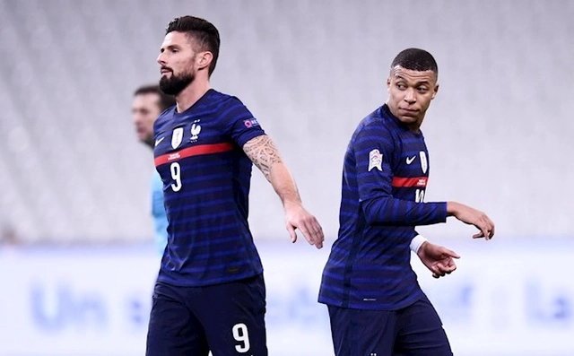 Mbappe cảm thấy bị xúc phạm bởi Giroud