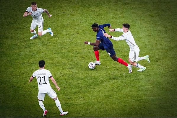 Paul Pogba và màn trình diễn điểm 10 trước ĐT Đức