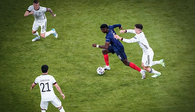 Bài dự thi: Bộ quần áo mới của hoàng đế